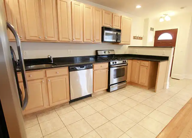 Property at 25 Aspinwall Ave Unit 0-1, Brookline, MA, 02446, 3 beds, 2 baths, [object Object]