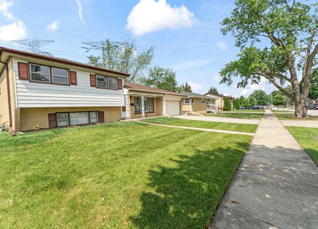 Photo of 427 Gilbert Dr, Wood Dale, IL 60191