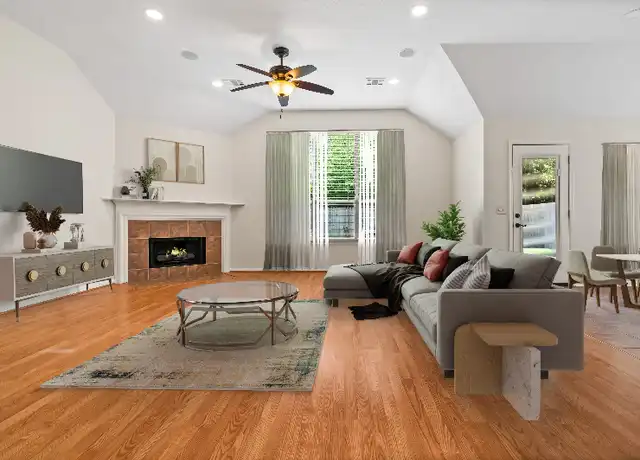 Property at 7522 Broken Oak Ln, Sugar Land, TX, 77479, 4 beds, 2 baths, [object Object]