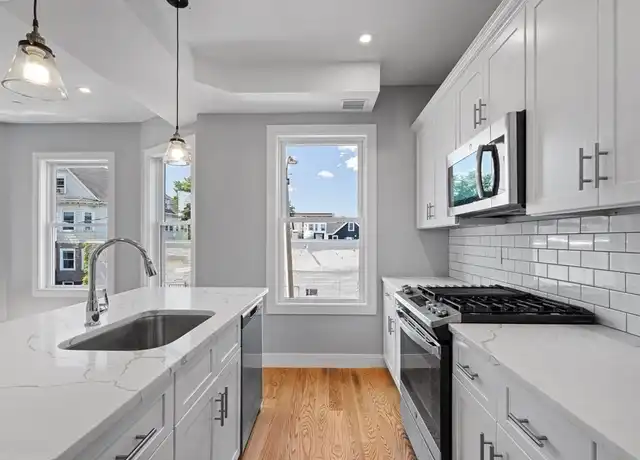 Property at 4 Mount Vernon St Unit 1, Dorchester, MA, 02125, 4 beds, 2 baths, [object Object]