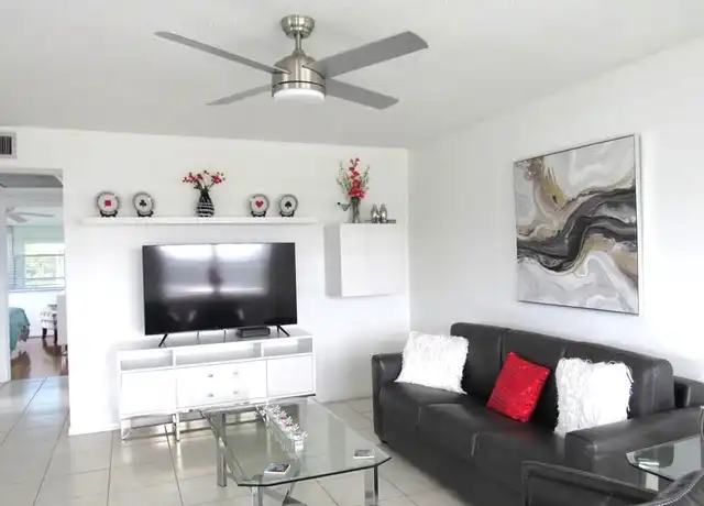 Property at 144 Farnham F #144, Deerfield Beach, FL, 33442, 2 beds, 1.5 baths, [object Object]