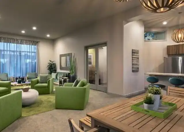 Property at 800 W Queen Creek Rd, Chandler, AZ, 85248, 1 bed, 1 bath, [object Object]