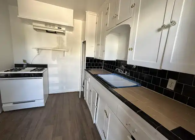 Property at 4420 Roseland St, Houston, TX, 77006, 2 beds, 1 bath, [object Object]