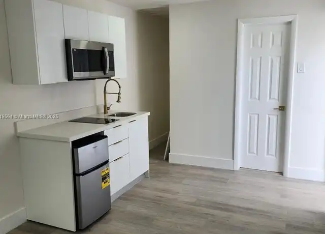 Property at 2870 SW 26th St Unit 2, Miami, FL, 33133, 1 bed, 1 bath, [object Object]