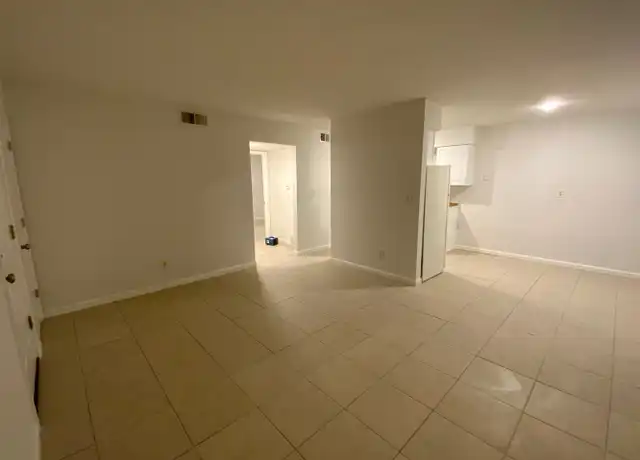 Property at 211 Snead Dr Apt 2, Columbia, MO, 65202, 2 beds, 1 bath, [object Object]