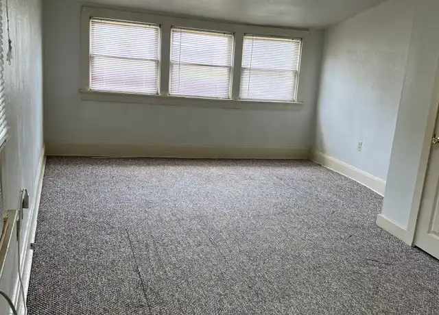 Property at 947 S Holland Ave, Springfield, MO, 65806, 4 beds, 2 baths, [object Object]