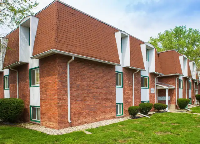 Property at Southwyck Place Apartments & Townhomes - 2200 Foxbourne Rd, Toledo, OH, 43614, 1 bed, 1 bath, [object Object]