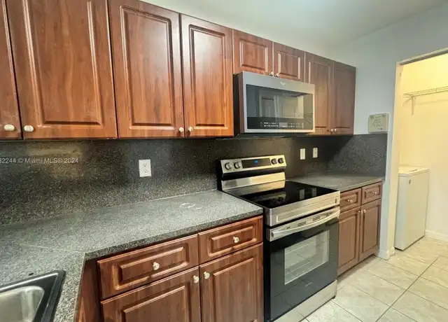 Property at 5004 S Harbor Isles Dr, Fort Lauderdale, FL, 33312, 3 beds, 2 baths, [object Object]