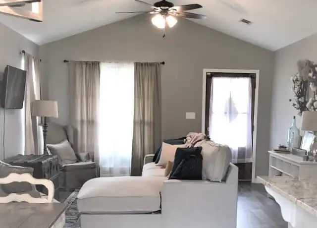 Property at 80 Hawthorne Dr, Hattiesburg, MS, 39402, 3 beds, 2 baths, [object Object]