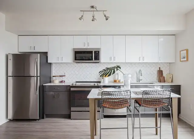 Property at Laurel 42 - 4242 NE Halsey St, Portland, OR, 97213, 0-2 beds, 1 bath, [object Object]
