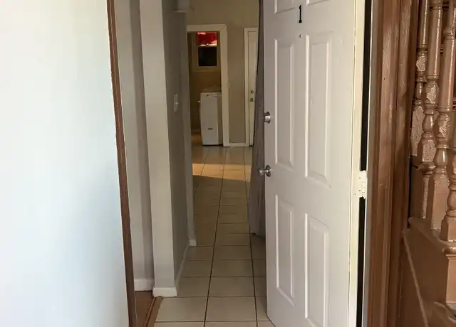 Property at 57 Franklin Ave Unit 1, Hartford, CT, 06114, 2 beds, 1 bath, [object Object]