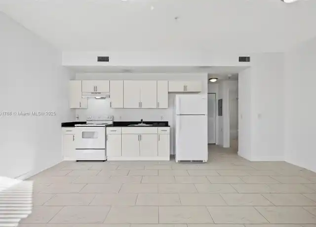 Property at 405 E 7th St Unit 301, Hialeah, FL, 33010, 1 bed, 1 bath, [object Object]