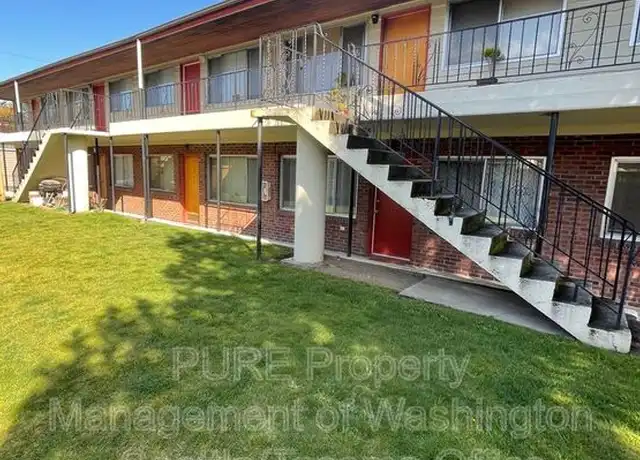 Property at 2215 California Ave SW Unit 10, Seattle, WA, 98116, 1 bed, 1 bath, [object Object]