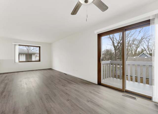 Photo of 205 W Winchester Rd, Libertyville, IL 60048