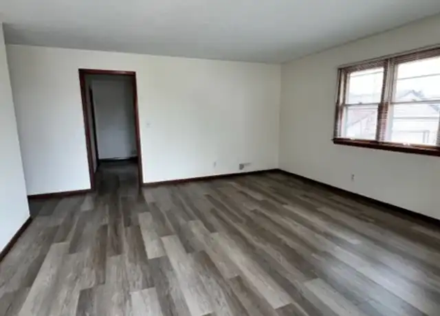 Property at 312 W Ingals Ave, Bismarck, ND, 58504, 3 beds, 1 bath, [object Object]