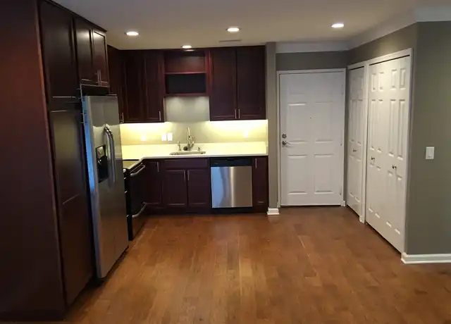Property at 1127 S Lake Dr Unit 209, Novi, MI, 48377, 1 bed, 1 bath, [object Object]