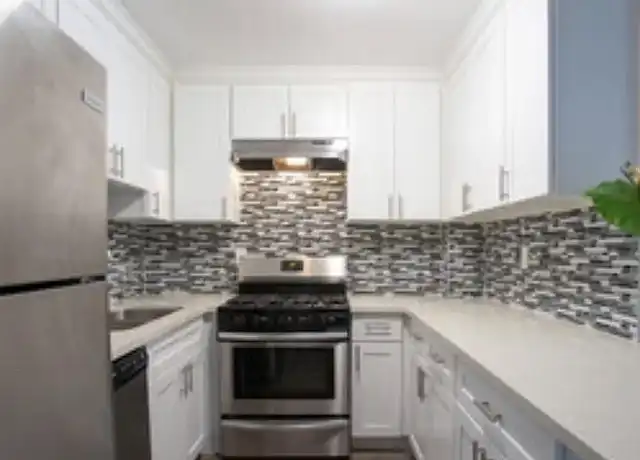 Property at Sylvan Apartments - 14648 Sylvan St, Van Nuys, CA, 91411, 1 bed, 1 bath, [object Object]