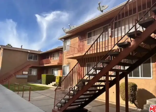 Property at 6208 S Victoria Ave Unit 8, Los Angeles, CA, 90043, 1 bed, 1 bath, [object Object]