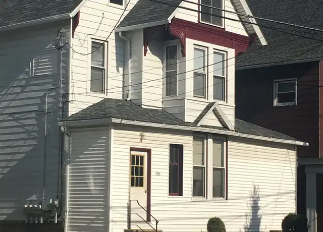 Property at 324 W 8th St Apt 4, Erie, PA, 16502, 1 bed, 1 bath, [object Object]