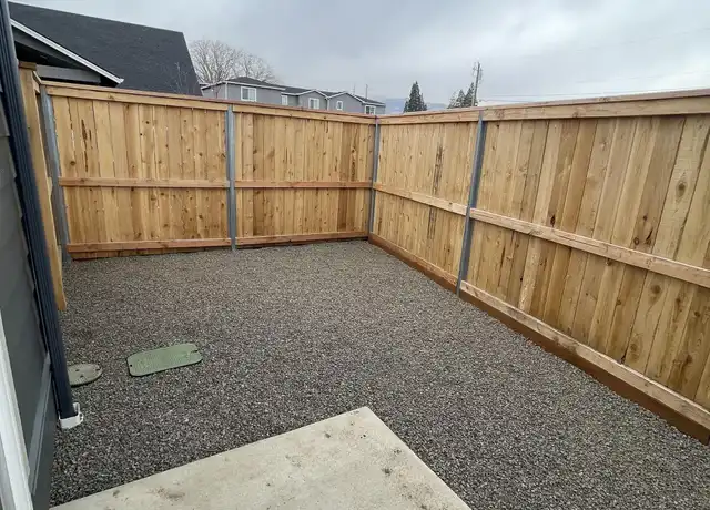 Property at 411 Azalea Ct, Talent, OR, 97540, 3 beds, 2 baths, [object Object]