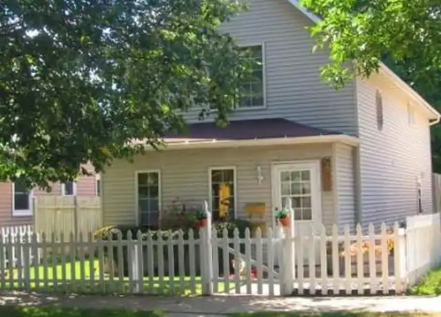 Property at 236 11th Ave S Unit 1, South St Paul, MN, 55075, 2 beds, 1 bath, [object Object]