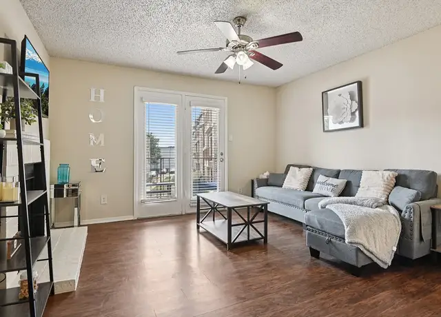 Photo of 248 E Southwest Pkwy, Lewisville, TX 75067