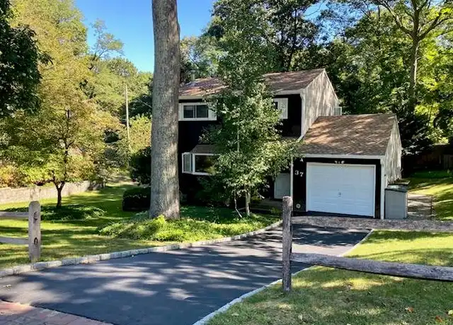 Property at 37 Hewlett Dr, Sound Beach, NY, 11789, 3 beds, 2.5 baths, [object Object]