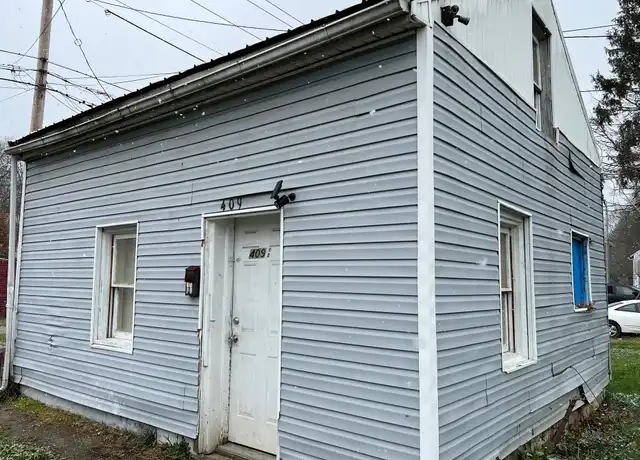 Property at 409 Mead St Unit 1/2, Zanesville, OH, 43701, 1 bed, 1 bath, [object Object]