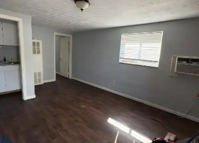 Property at 270 E Nottingham Rd Unit 1, Dayton, OH, 45405, 1 bed, 1 bath, [object Object]