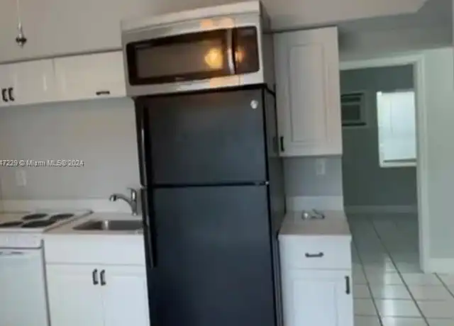 Property at 2118 N 19th Ave, Hollywood, FL, 33020, 2 beds, 1 bath, [object Object]