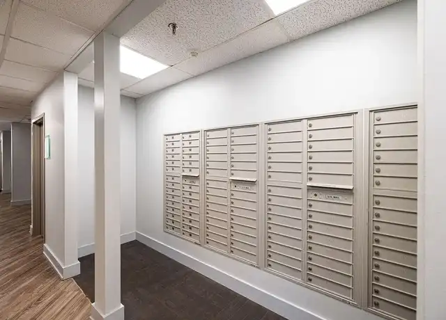 Property at EMR Apartments - 1505 N Peoria Ave, Peoria, IL, 61603, 1 bed, 1 bath, [object Object]