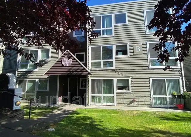 Property at 916 N 104th St Unit B 204, Seattle, WA, 98133, 2 beds, 1 bath, [object Object]