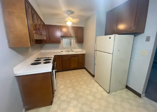 Property at 1718 9th Ave Unit 68, Moline, IL, 61265, 2 beds, 1 bath, [object Object]