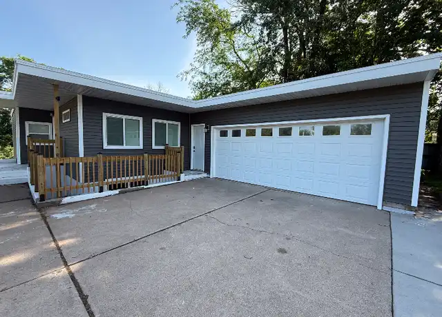 Property at 617 S Hastings Way, Eau Claire, WI, 54701, 2 beds, 1 bath, [object Object]