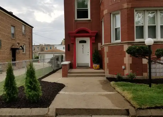 Property at 9211 S Bishop St Unit 2, Chicago, IL, 60620, 3 beds, 1 bath, [object Object]