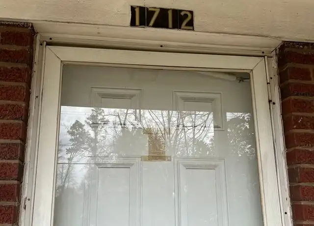 Property at 1712 Catherine Simmons Ave, Charlotte, NC, 28216, 2 beds, 1 bath, [object Object]