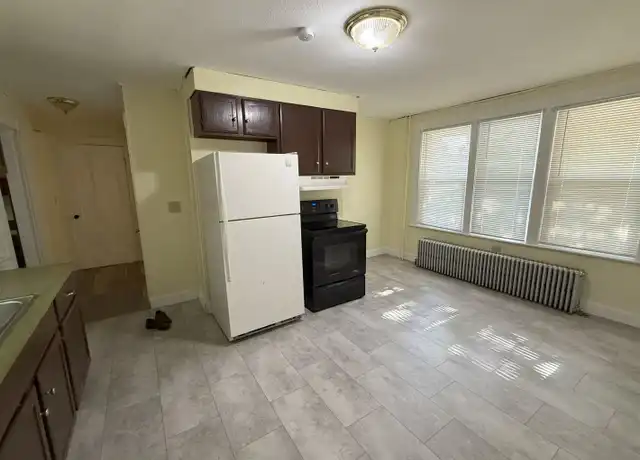 Property at 38 Summer St Unit A, Nashua, NH, 03064, 2 beds, 1 bath, [object Object]