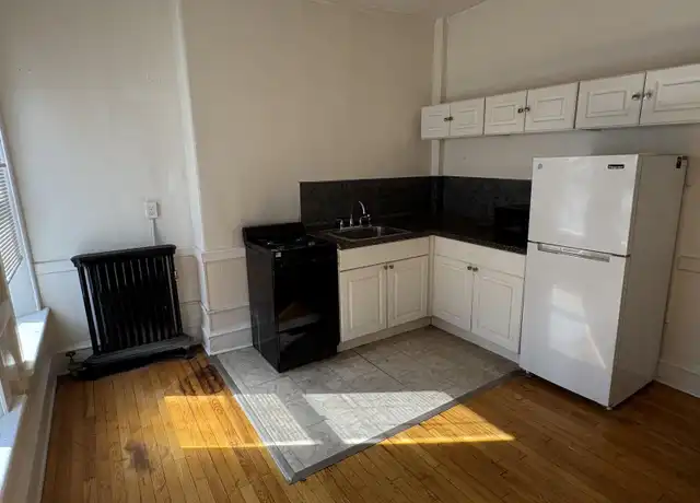 Property at 11 Court St #7, Keene, NH, 03431, 1 bed, 1 bath, [object Object]