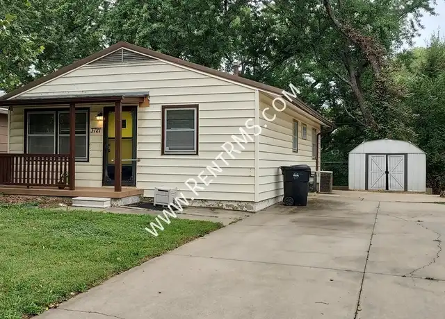 Property at 3721 S Humboldt St, Topeka, KS, 66609, 4 beds, 2 baths, [object Object]