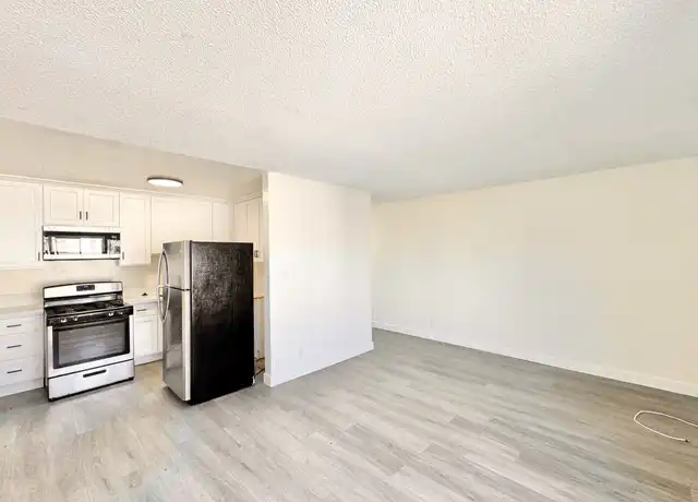 Property at 1540 S Wilton Pl Unit 204, Los Angeles, CA, 90019, 2 beds, 1 bath, [object Object]