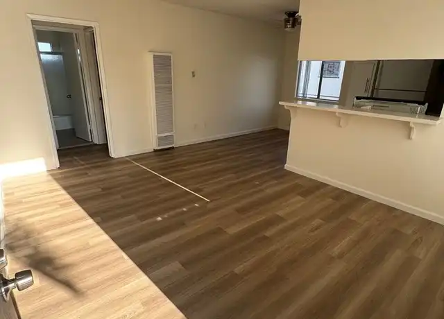 Property at 2120 Vanderbilt Ln Unit 7, Redondo Beach, CA, 90278, 1 bed, 1 bath, [object Object]