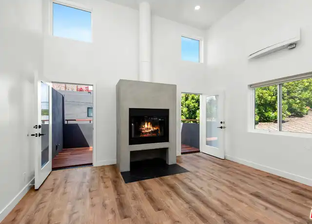 Property at 667 Brooks Ave #3, Venice, CA, 90291, 2 beds, 2 baths, [object Object]