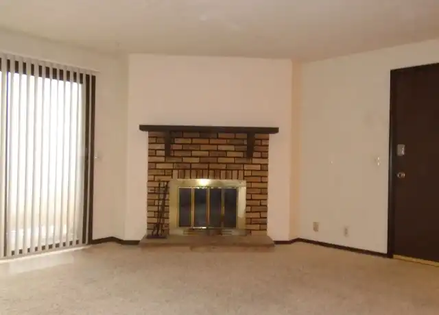 Property at 1530 McCain Ln Unit 4, Manhattan, KS, 66502, 2 beds, 1 bath, [object Object]