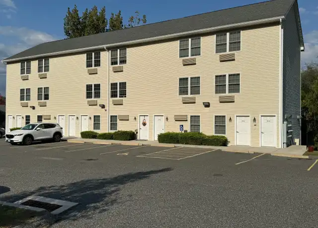 Property at 41 Grand St Unit 305, Danbury, CT, 06810, 2 beds, 1.5 baths, [object Object]