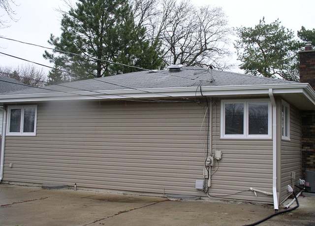 Photo of 408 N Iowa Ave, Villa Park, IL 60181