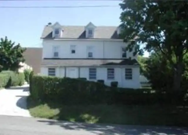 Property at 135 Sugartown Rd Unit 2B, Wayne, PA, 19087, 1 bed, 1 bath, [object Object]