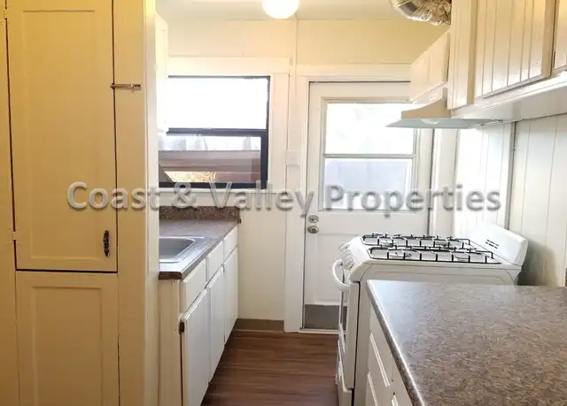 Property at 2 Villa St Unit 2 1/2 Villa Street, Salinas, CA 93901, Salinas, CA, 93901, 1 bed, 1 bath, [object Object]