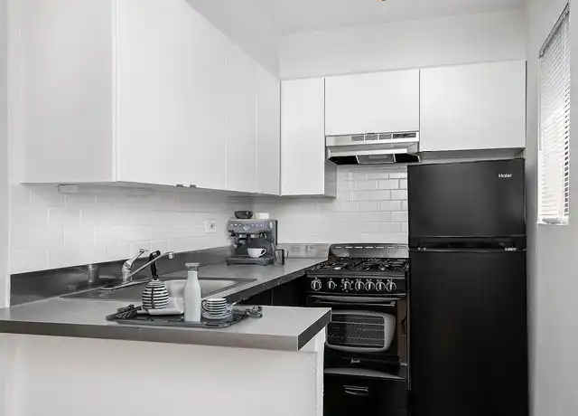 Property at 450 West Melrose - 450 W Melrose St, Chicago, IL, 60657, 0-1 beds, 1 bath, [object Object]