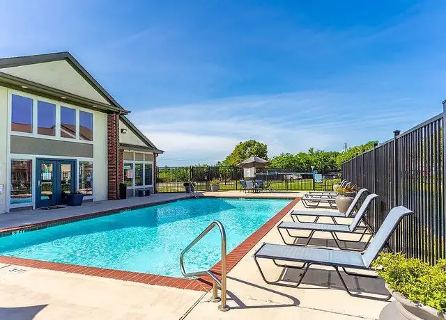 Photo of 1710 Old Alvin Rd, Pearland, TX 77581