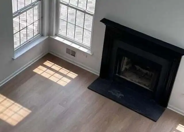 Property at 1 Swallow Tail Ct, Jackson, NJ, 08527, 4 beds, 2.5 baths, [object Object]